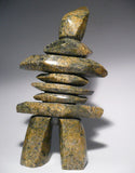 Inukshuk 13,25" par Qavavau Shaa